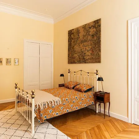 Apartment Chic In The Bastide